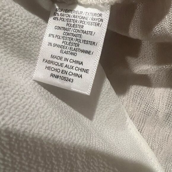 Bobeau Long Sleeve burnout V neck casual Blouse Size M NW - Picture 7 of 7